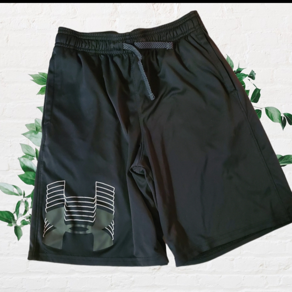 Under Armour Youth Shorts 👍